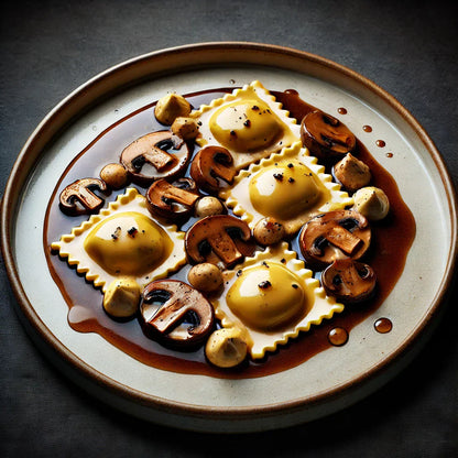 Ravioli aberto de cogumelos e chèvre NoMoo com molho de NoButter e sálvia